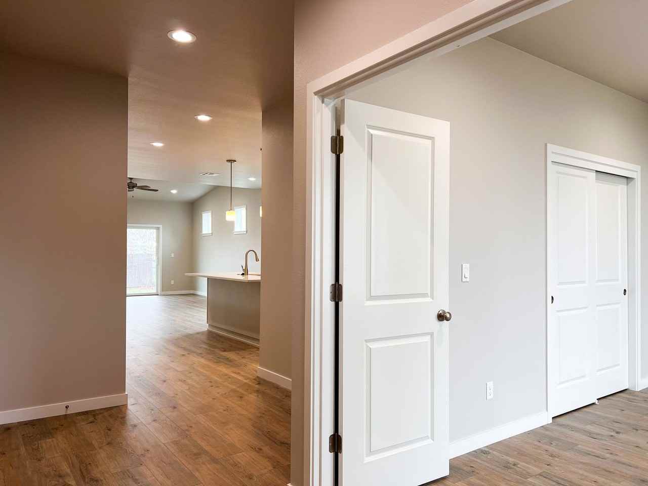 284 S 7th St - Photo 7 of 23