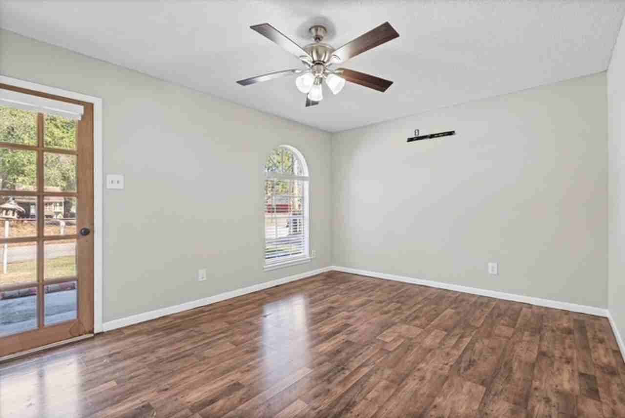 7411 Wigfield Rd - Photo 2 of 21