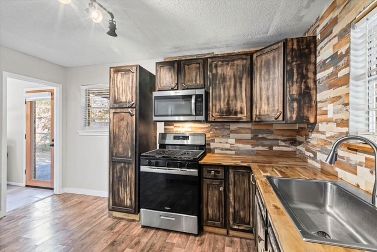 7411 Wigfield Rd - Photo 7 of 21