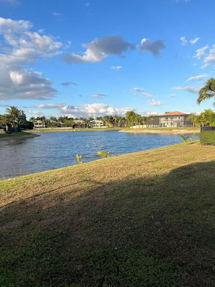 9615 Shepard Pl - Photo 5 of 46