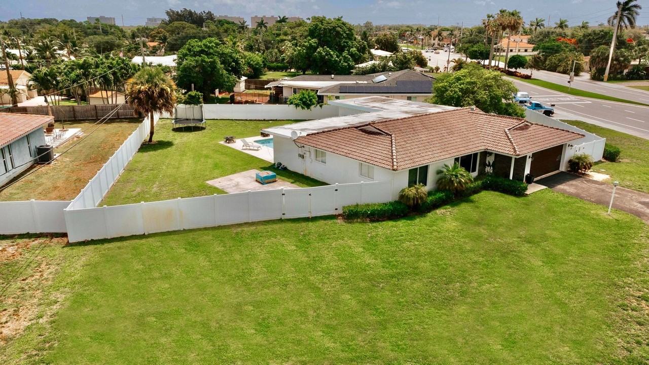 4000 Nw 3rd Ave - Photo 4 of 33