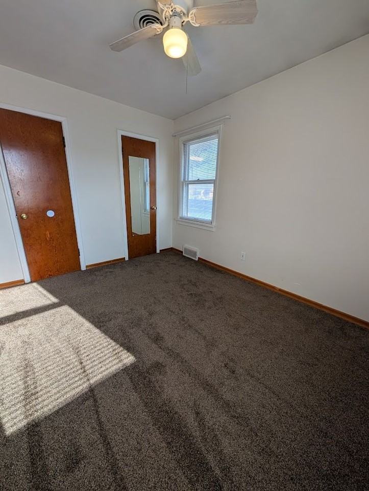 1231 Sycamore St - Photo 3 of 12