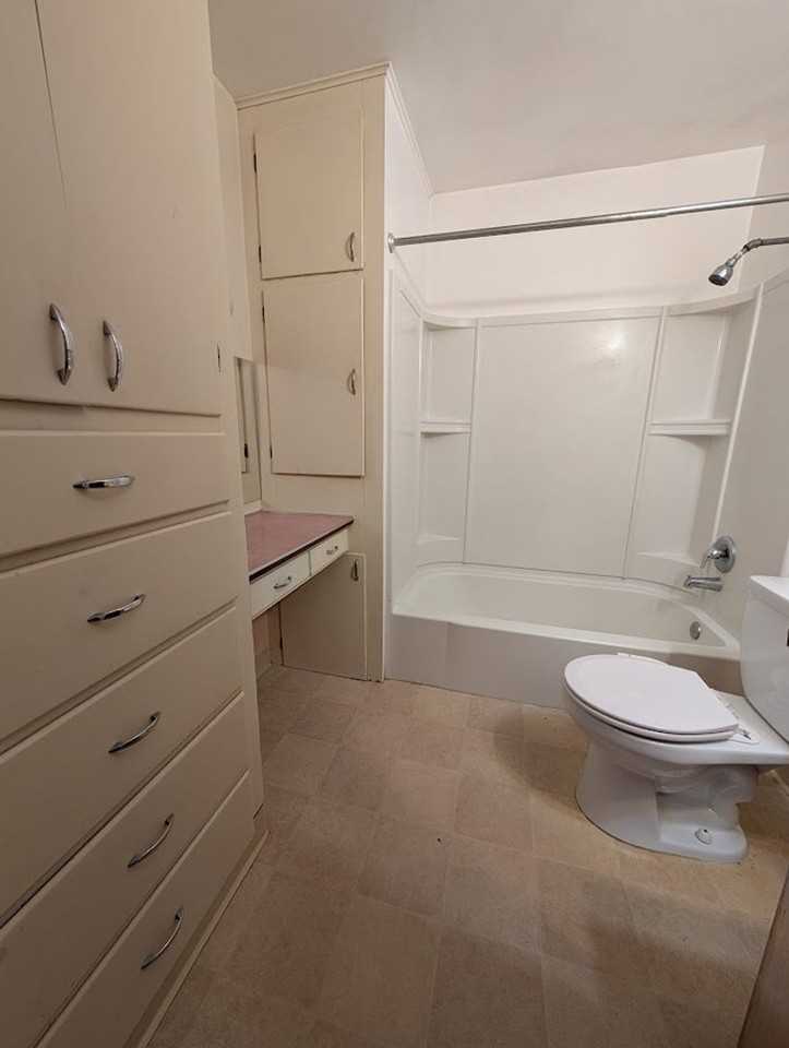 1231 Sycamore St - Photo 4 of 12