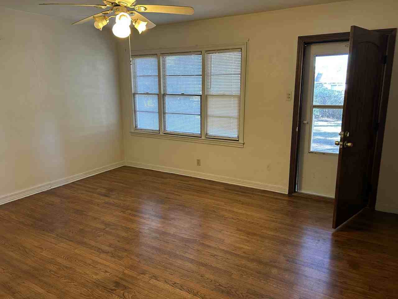 2501 Robin Hood Drive - Photo 3 of 13