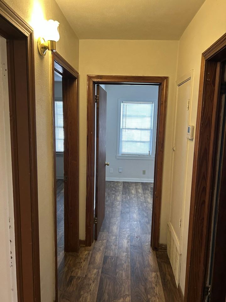 2501 Robin Hood Drive - Photo 7 of 13