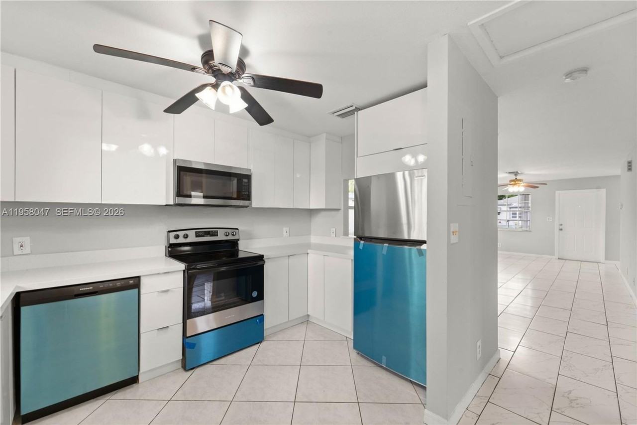 745 Nw 3rd Ct