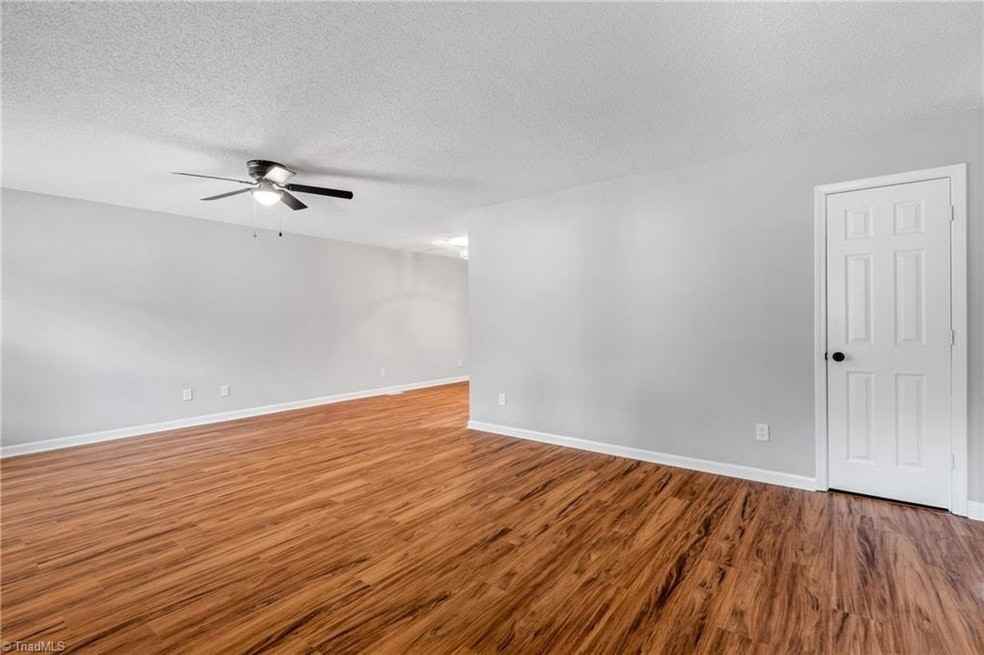 1326 Cushing Street - Photo 3 of 22