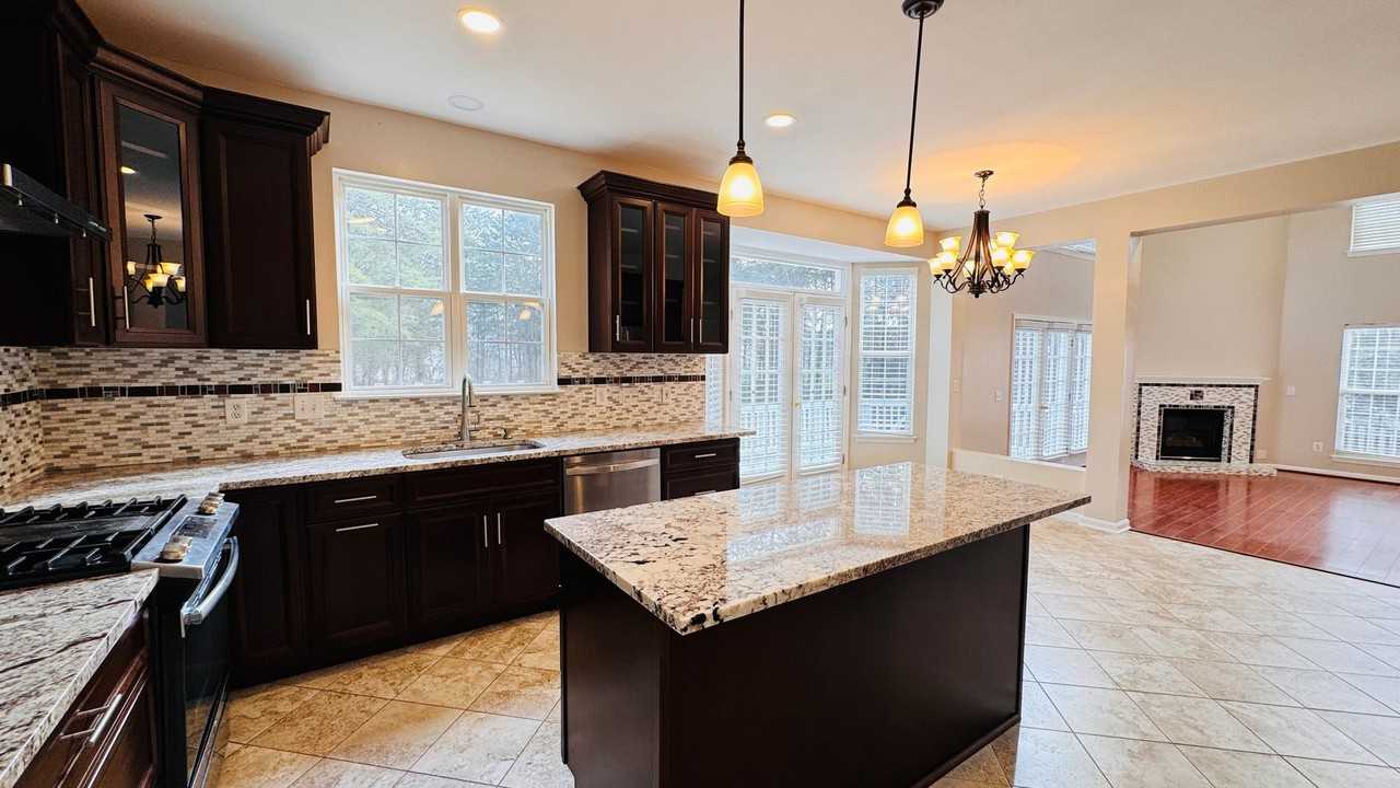 9161 Lost Fields Ct - Photo 4 of 50