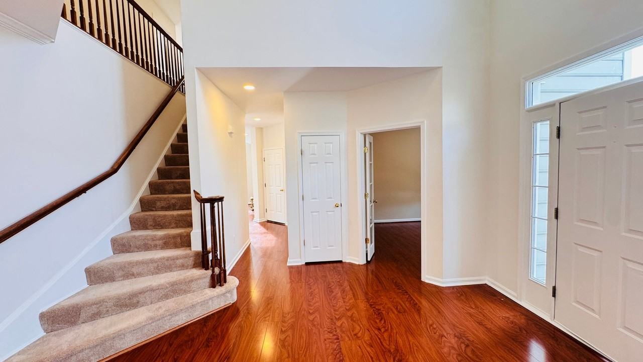 9161 Lost Fields Ct - Photo 7 of 50