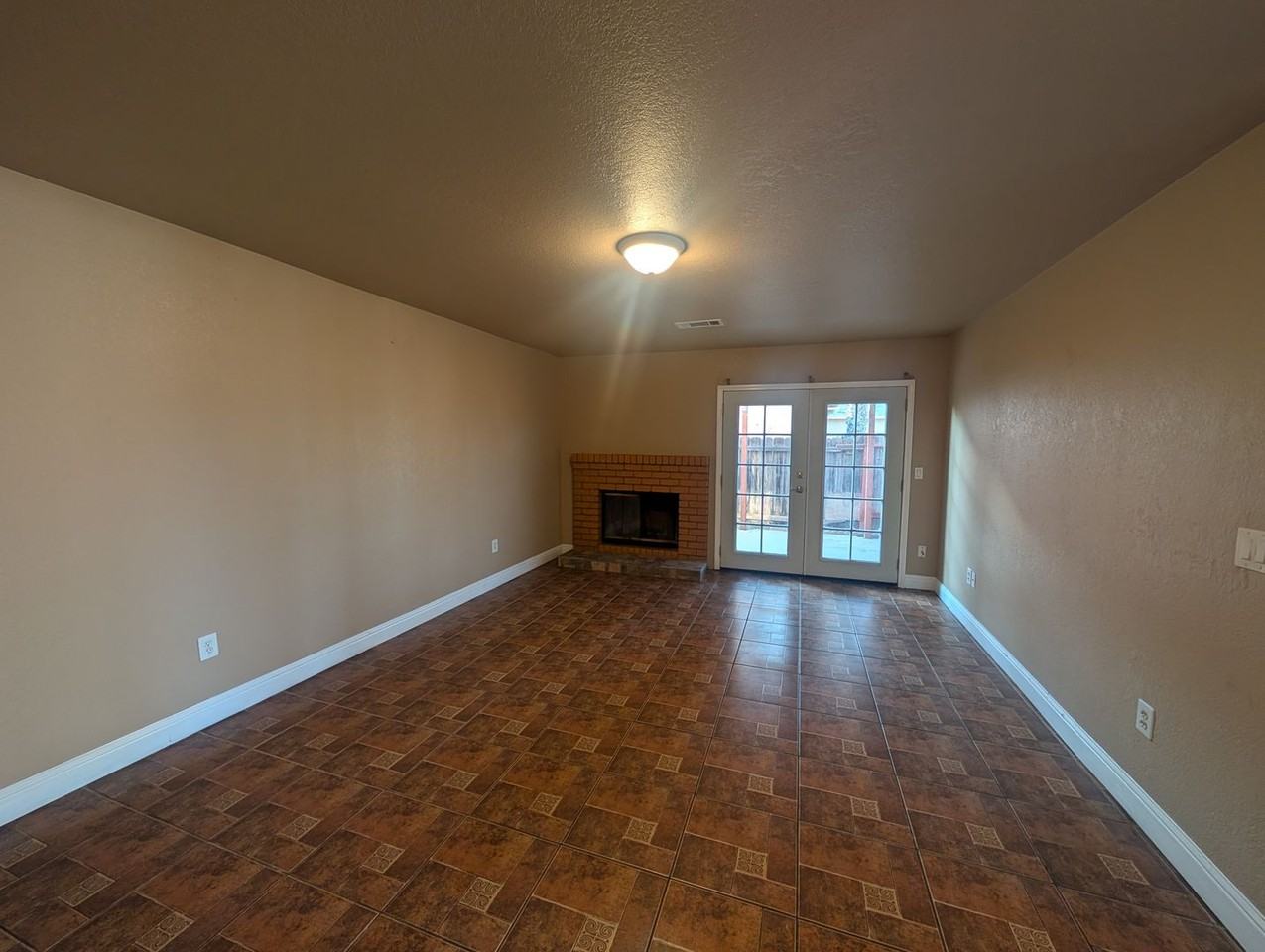 930 E Linwood Ave - Photo 4 of 12