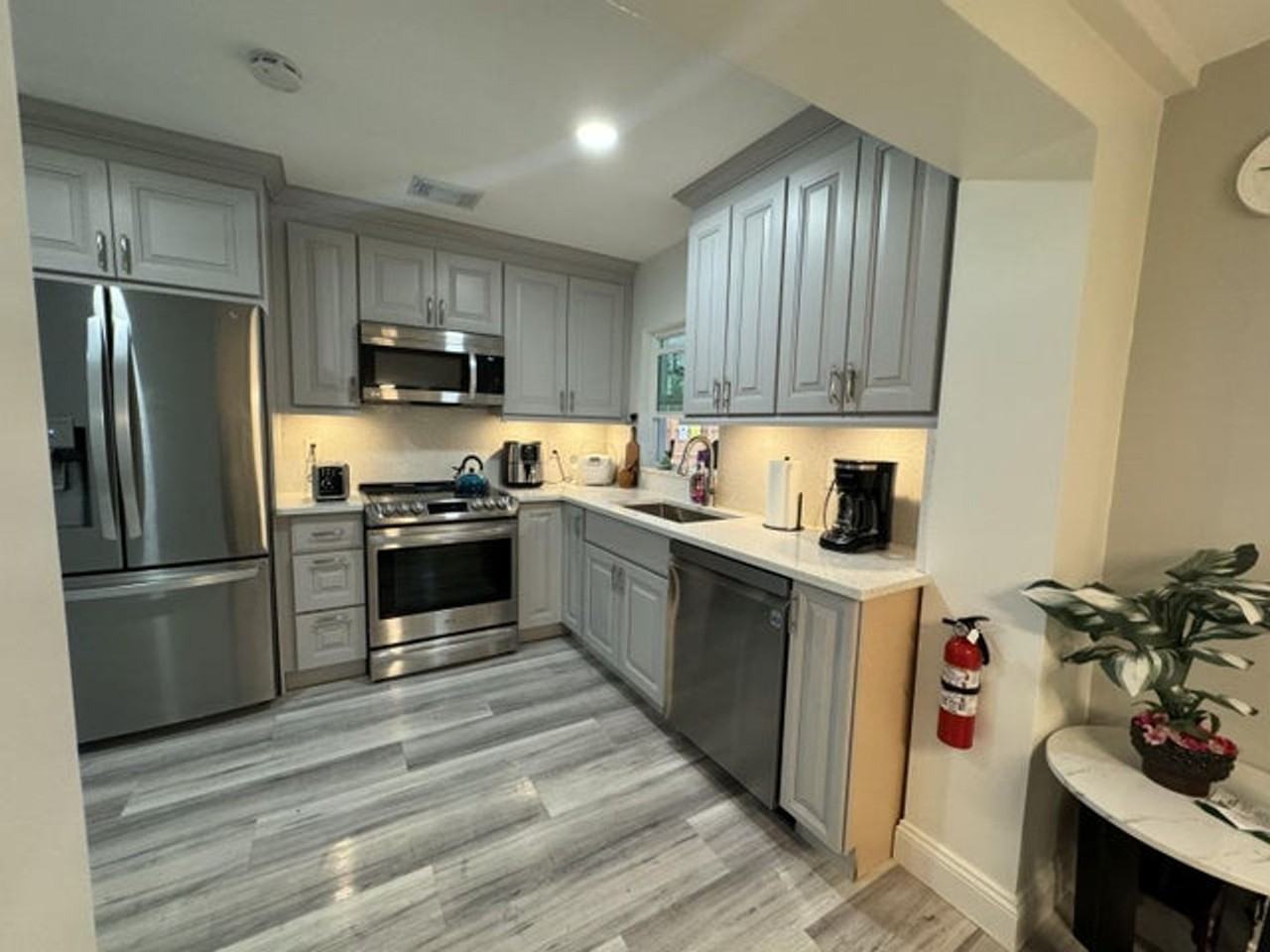 200 Ne 56th St - Photo 2 of 20