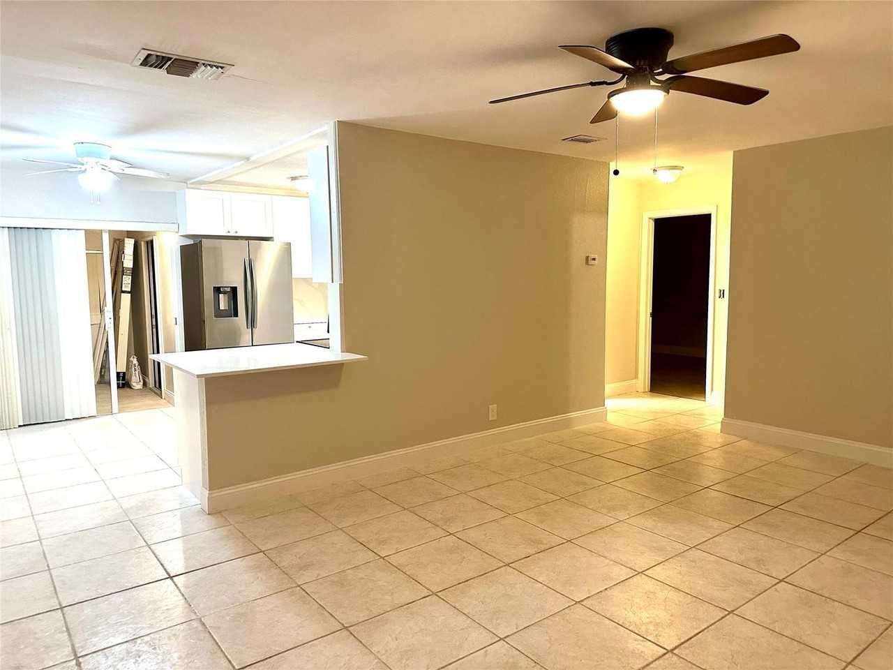 7907 Sw 3rd St - Photo 5 of 16