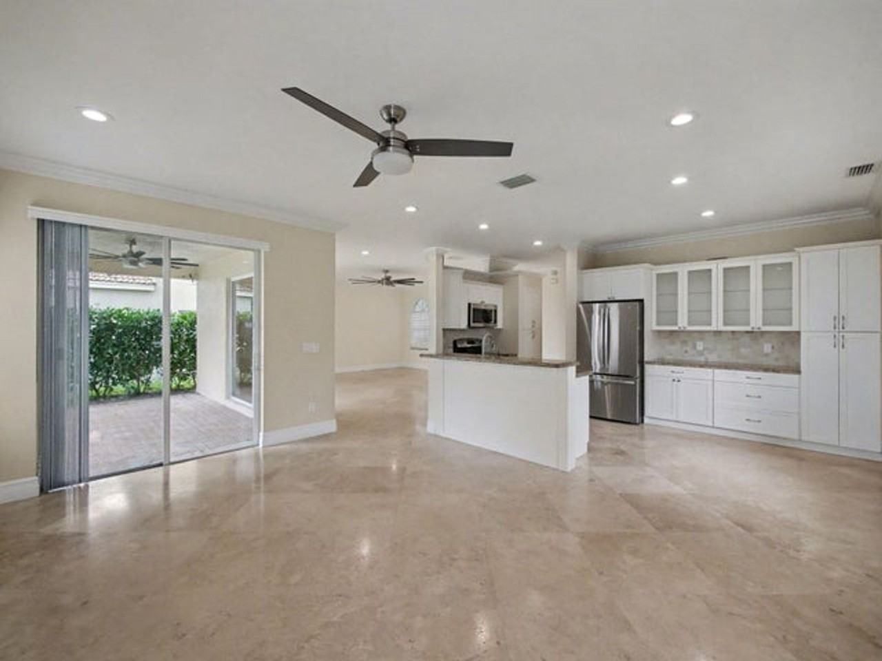 5884 Nw 49th Ln - Photo 5 of 20