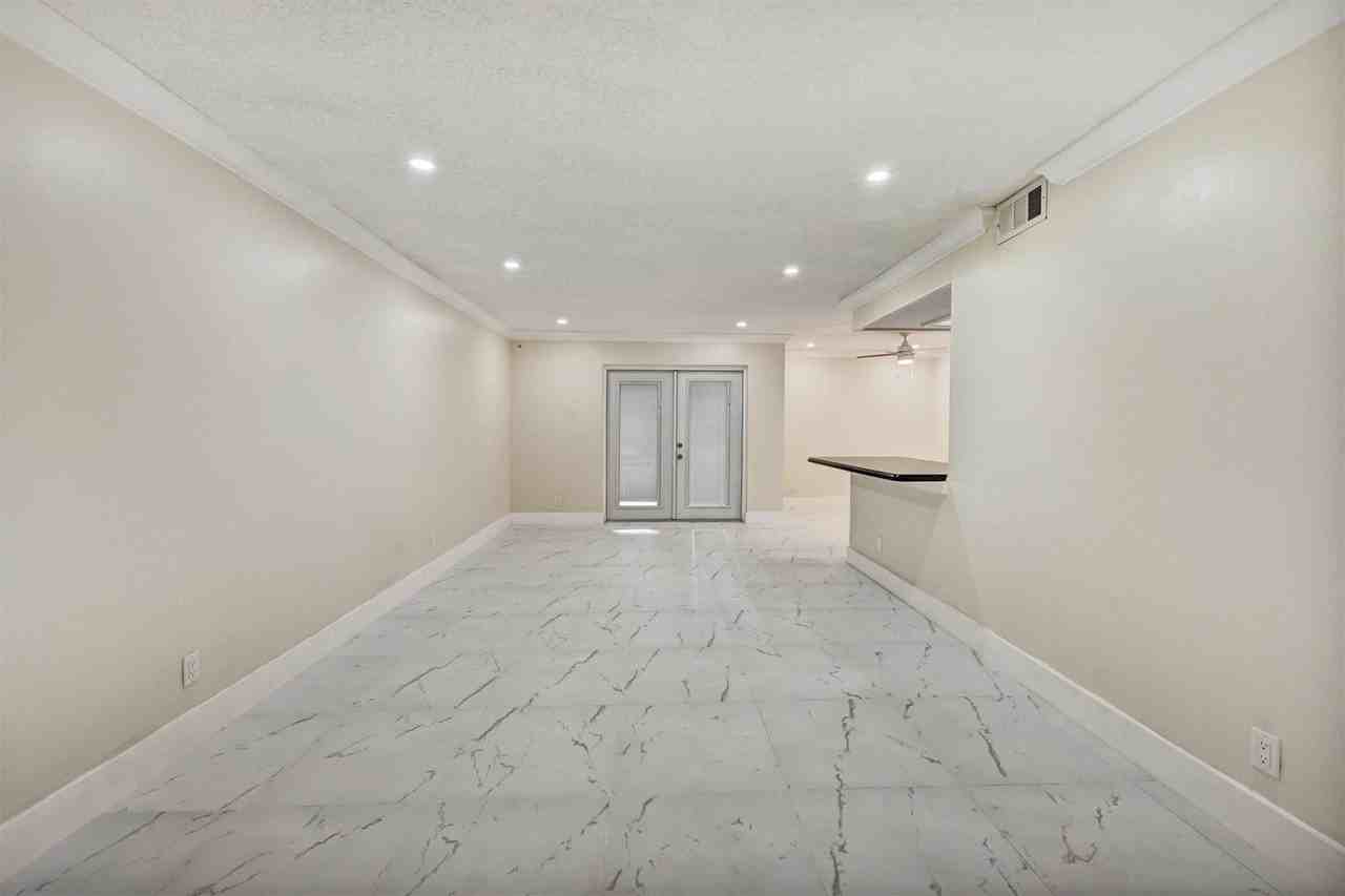 3336 3336 Quail Close 1 - Photo 6 of 21