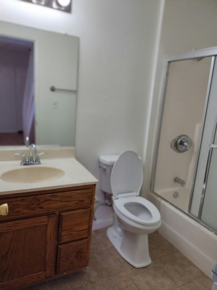 9421 Rose St, Unit 202 - Photo 6 of 7