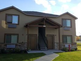 featured image of 890 Everett Pl