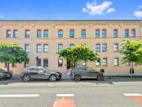 810 NE Couch Street - Photo 1 of 1