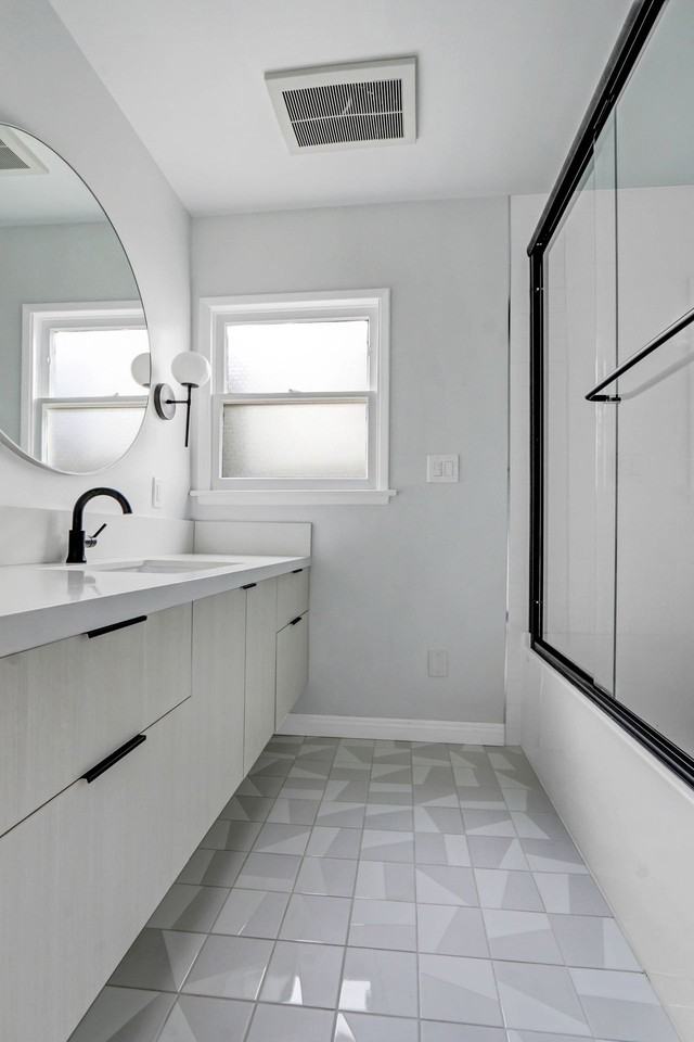 1011 19th Street in Santa Monica - Photo 2 of 5