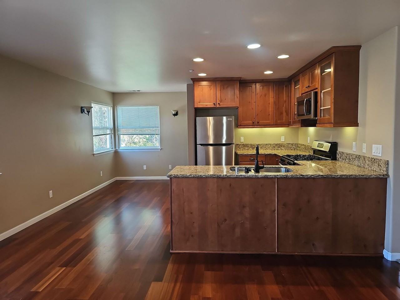 405 E Foothill Blvd #A - Photo 5 of 13