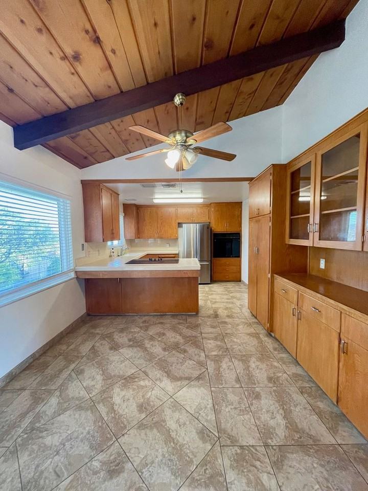 5790 Severin Dr - Photo 7 of 20