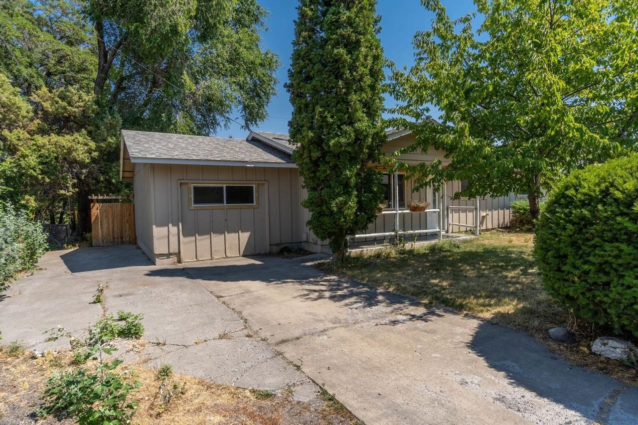 2640 Ne Harvey Ln - Photo 2 of 17