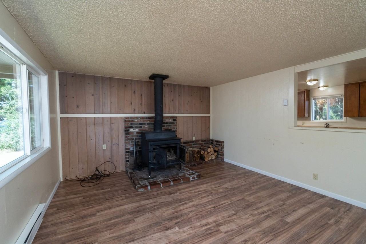 2640 Ne Harvey Ln - Photo 3 of 17