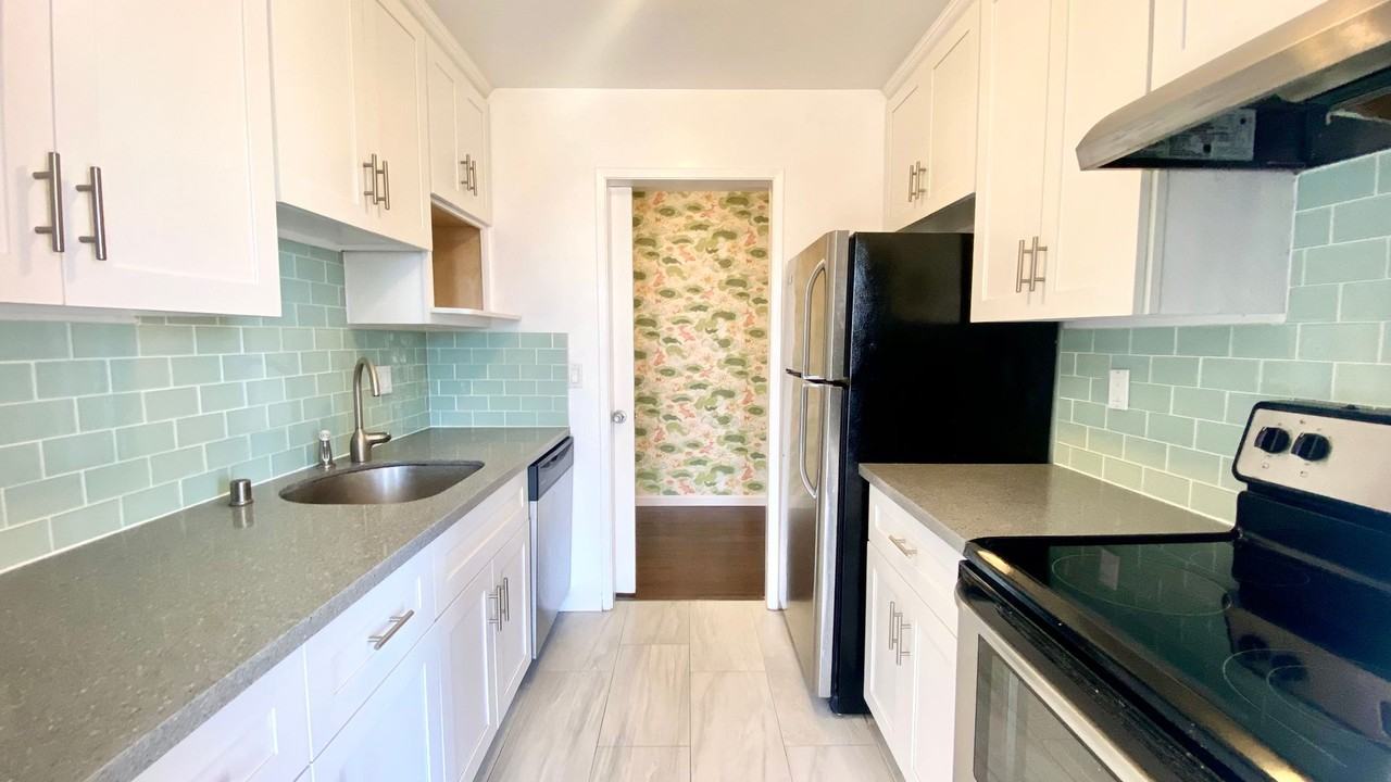 4 Commodore Dr #D447 - Photo 5 of 18