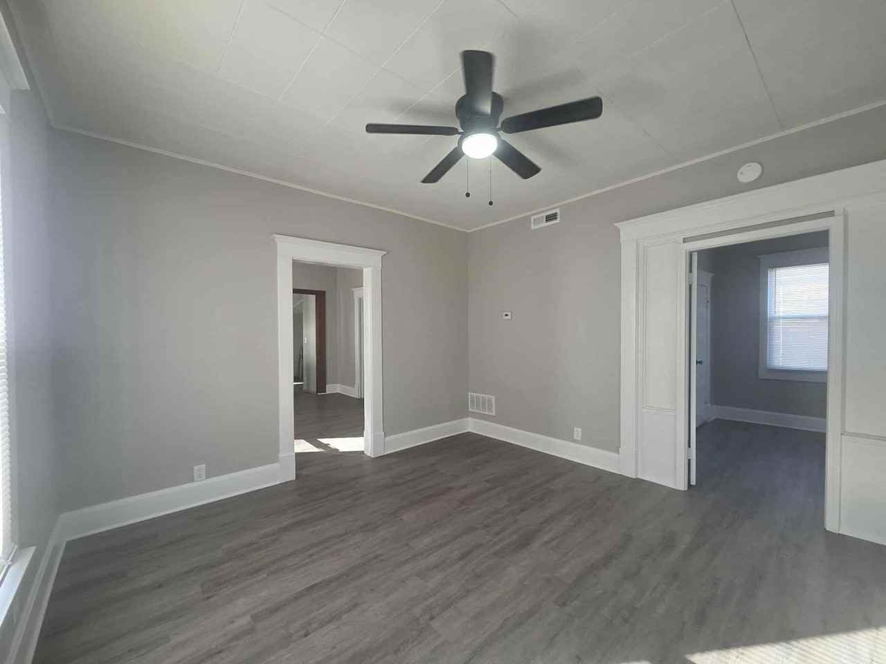 1116 N Adams St - Photo 5 of 20