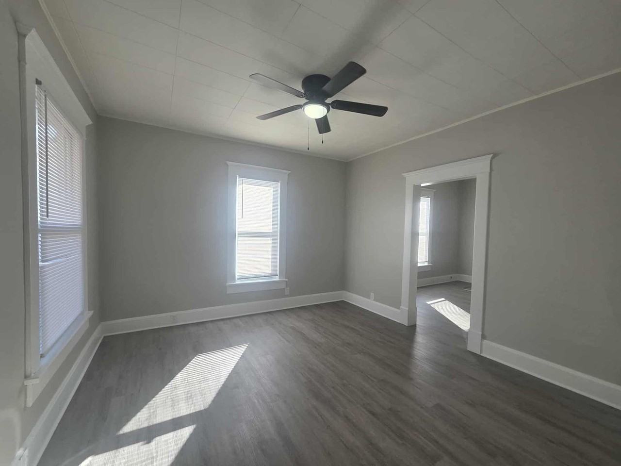 1116 N Adams St - Photo 6 of 20