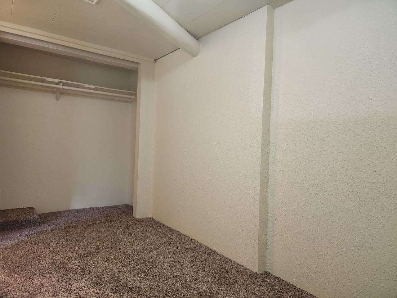 1017 4th St #B - Photo 7 of 8