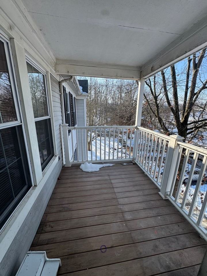 907 Woodbridge Ct - Photo 3 of 9