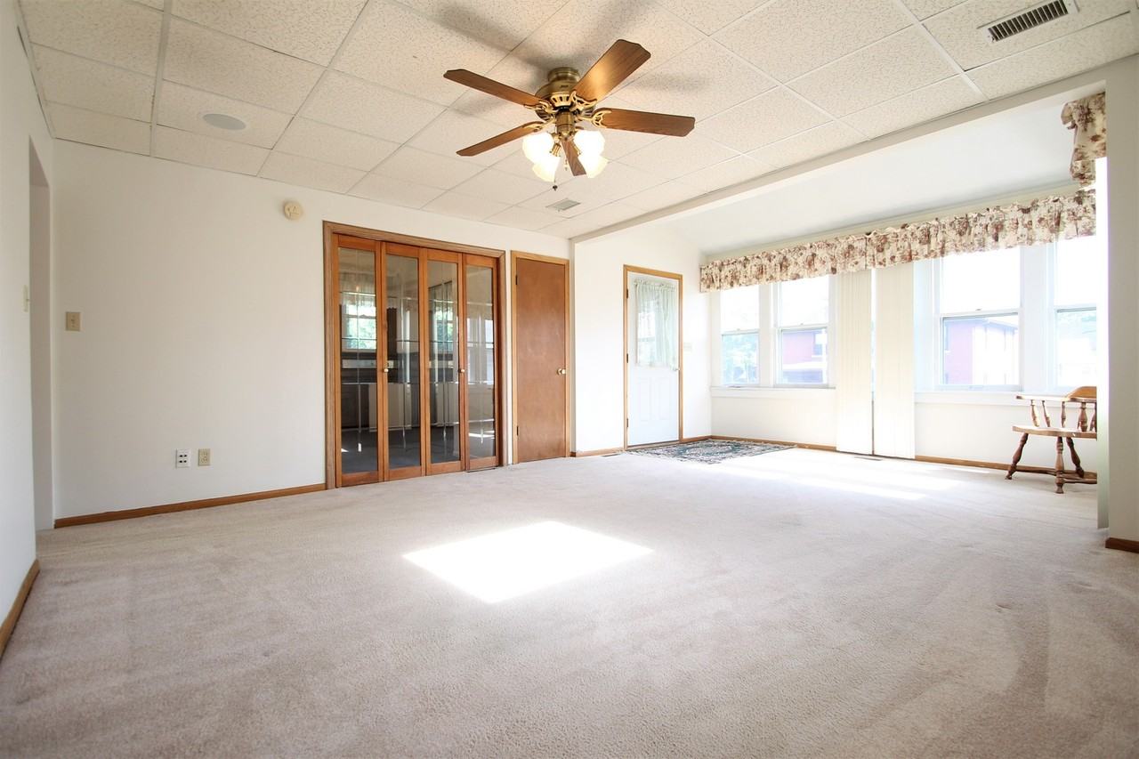 1017 Arbor St - Photo 2 of 13