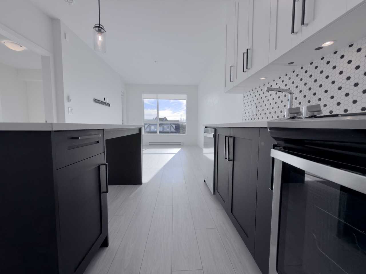 18811 72 Avenue #3XX - Photo 4 of 20