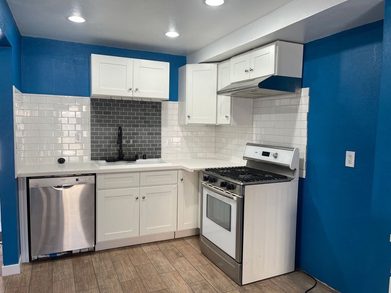 2518 Danube Way - Photo 4 of 18