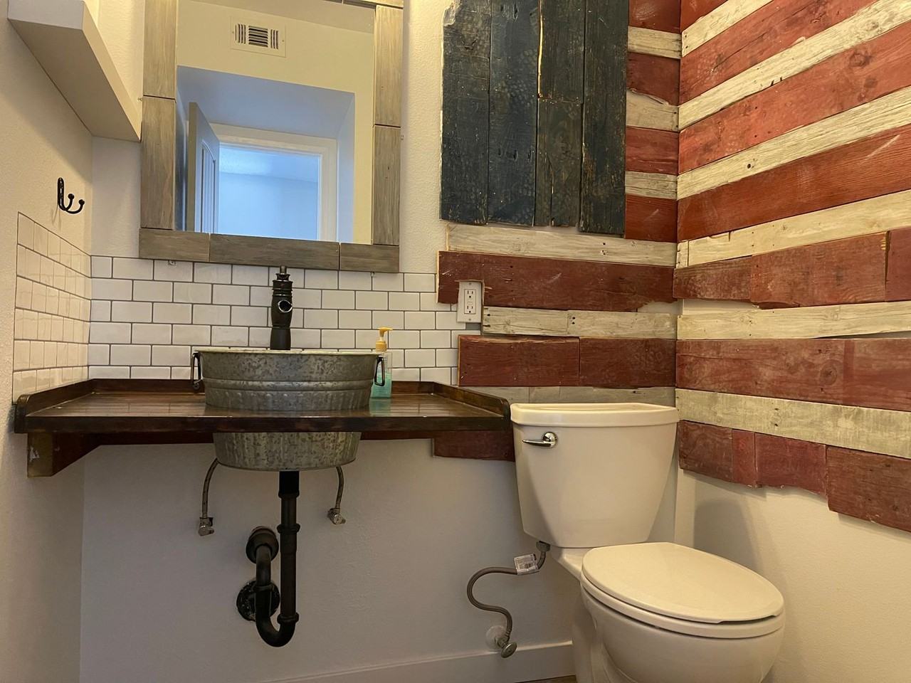 2518 Danube Way - Photo 6 of 18