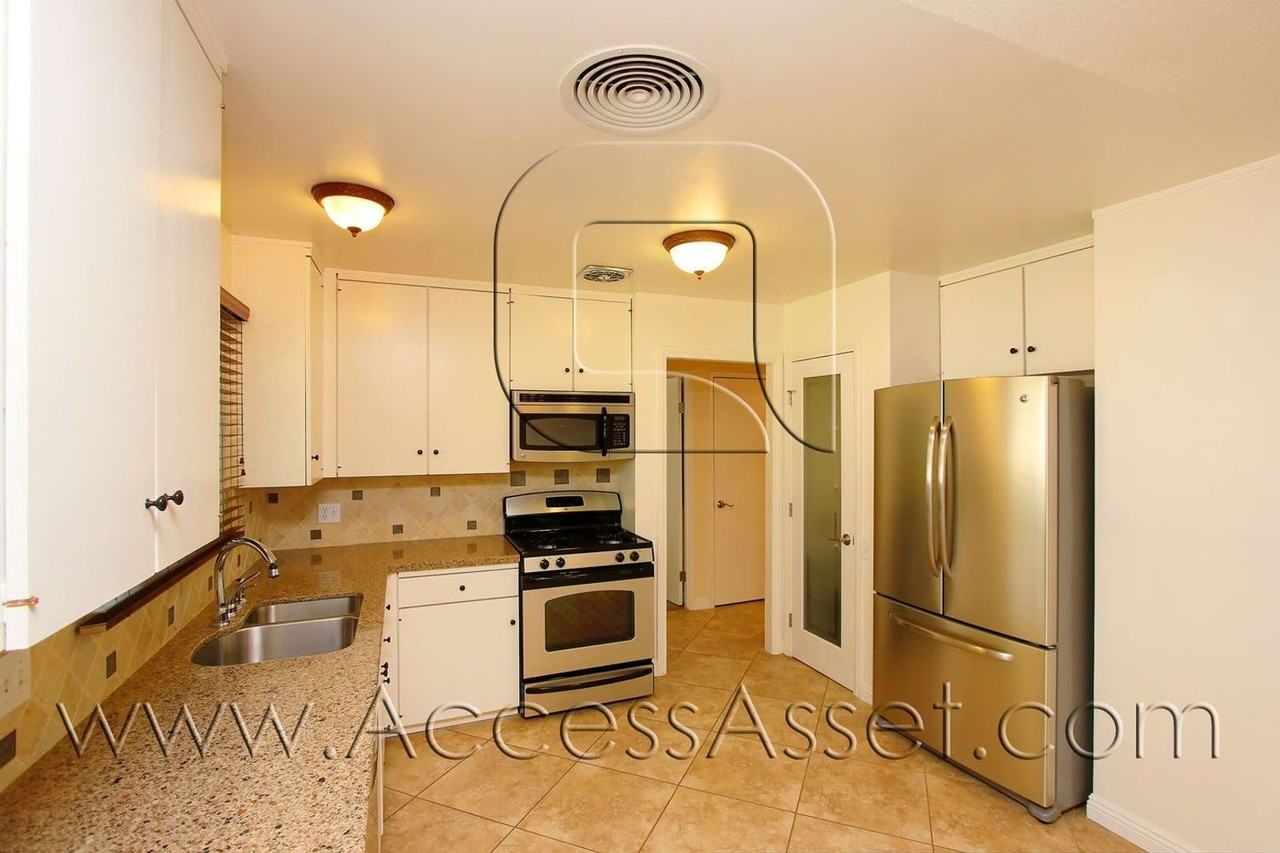 77470 Wyoming Ave - Photo 7 of 22