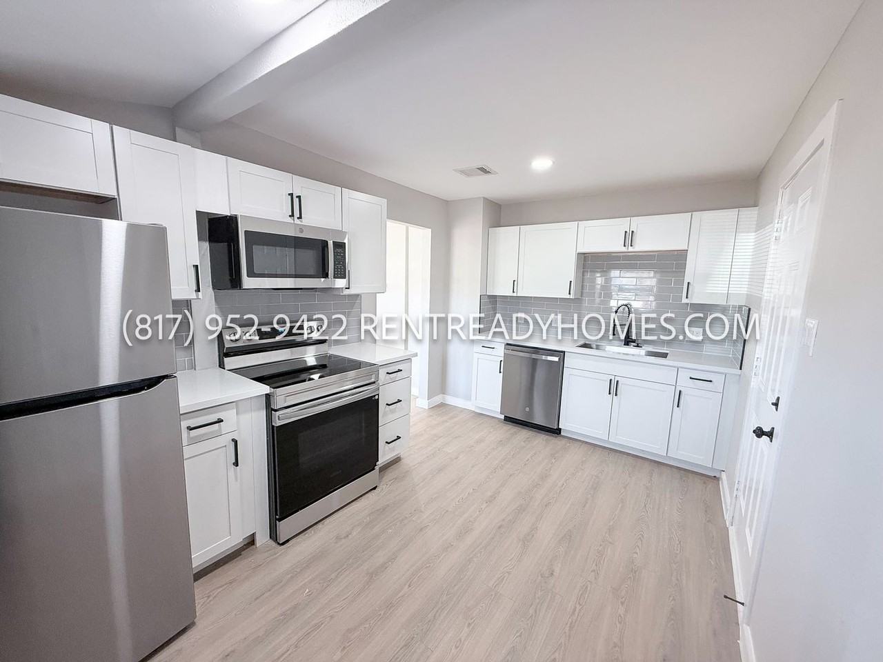 1506 Eastway St - Photo 5 of 13