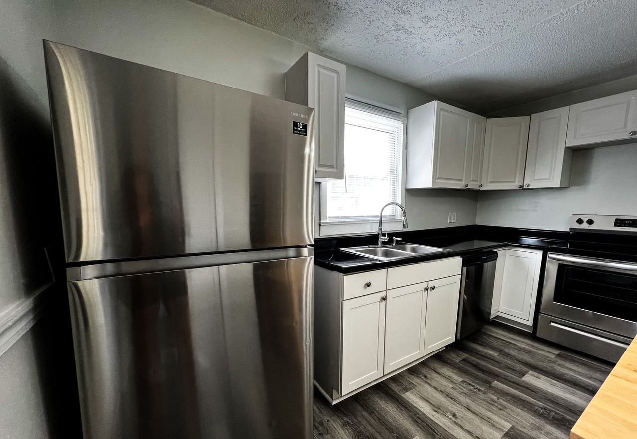 8118 Walnut Cove Rd - Photo 4 of 20