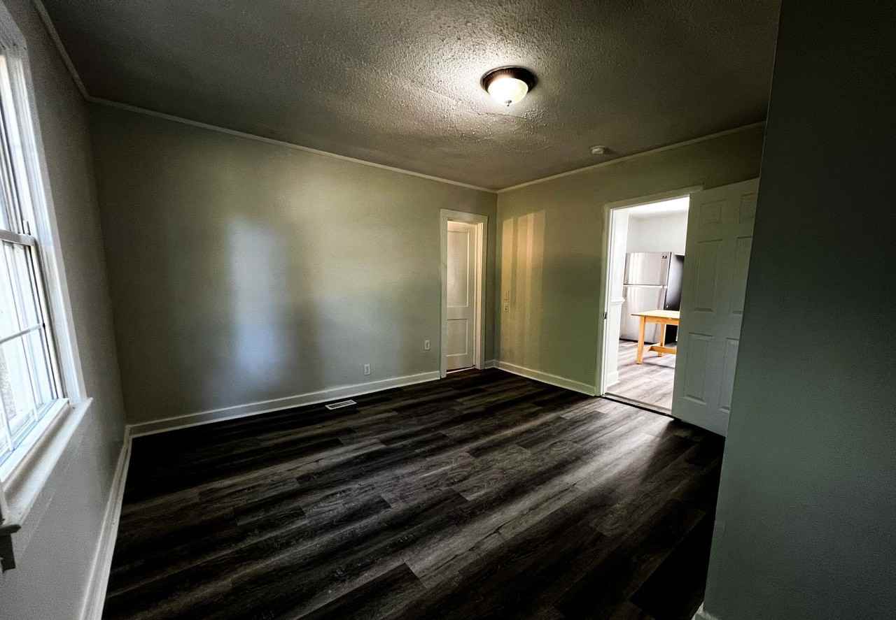 8118 Walnut Cove Rd - Photo 7 of 20