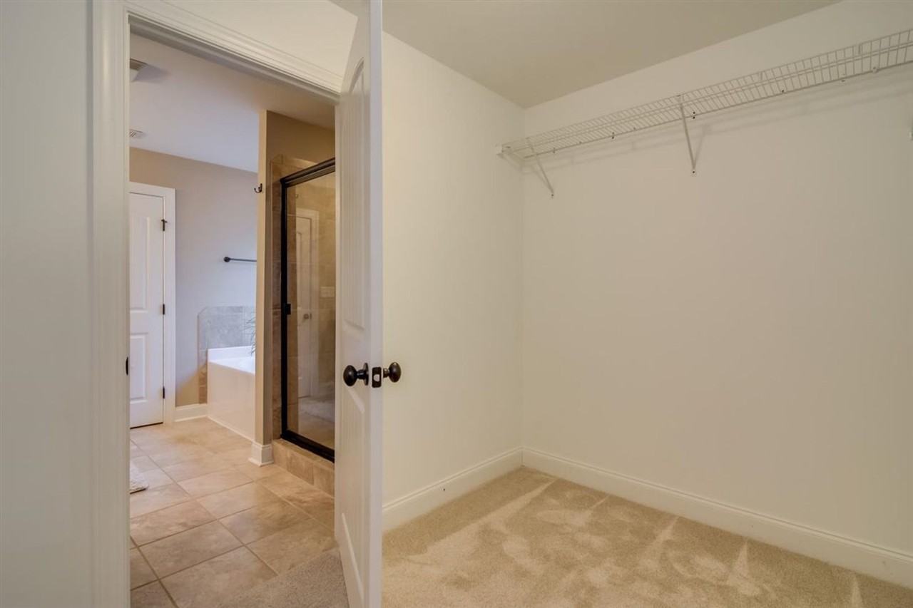 219 Sandleton Way - Photo 4 of 38