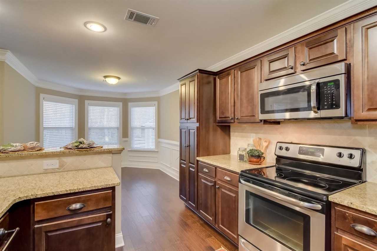 219 Sandleton Way - Photo 7 of 38