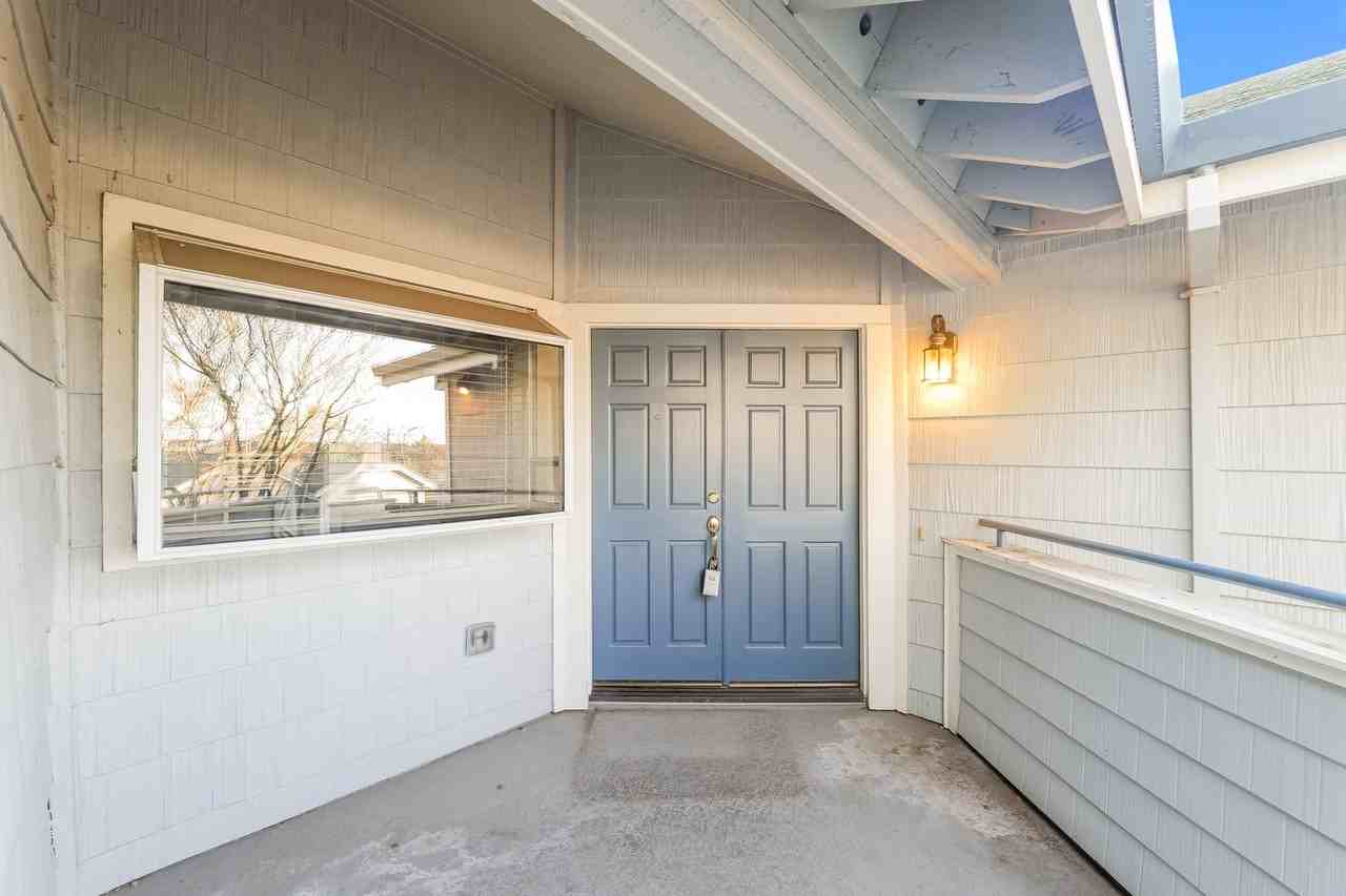 2114 Stonefield Ln - Photo 2 of 23