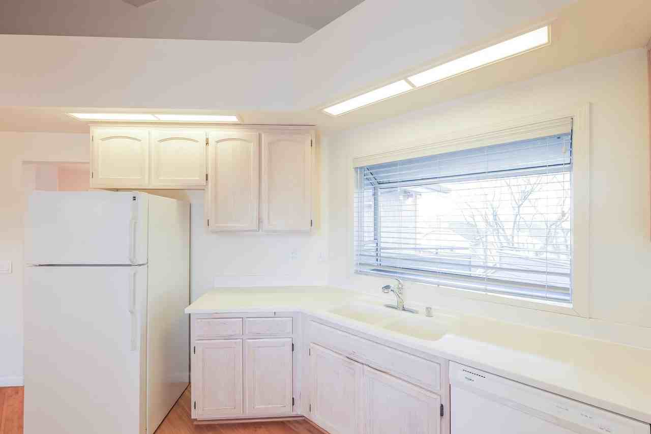 2114 Stonefield Ln - Photo 6 of 23