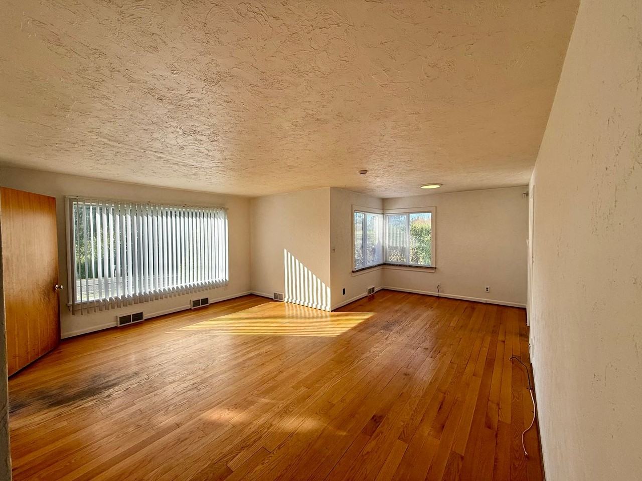 4615 Picnic Point Rd - Photo 4 of 9