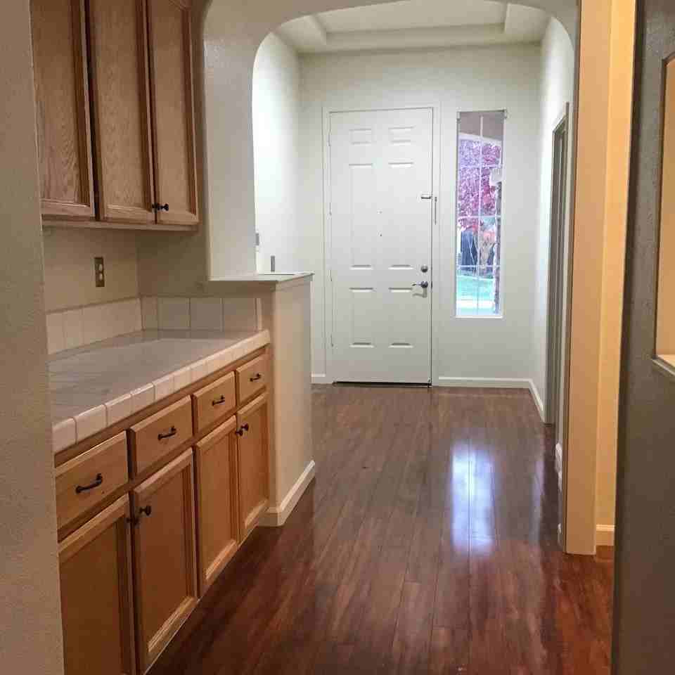 1713 San Antonio Ln - Photo 3 of 26