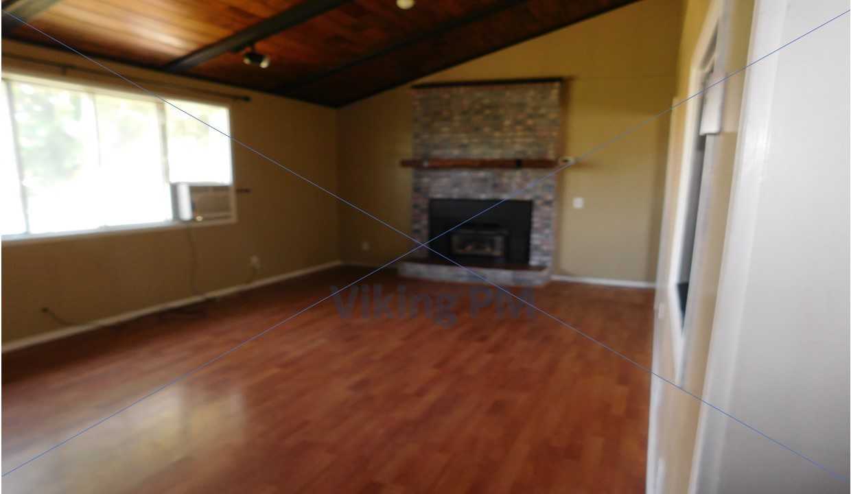 501 Ne Loper Ave - Photo 4 of 13