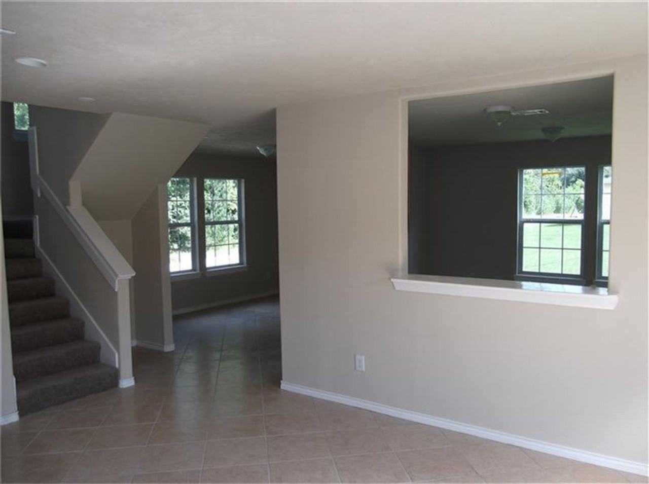 2627 Desoto Square Dr - Photo 7 of 20