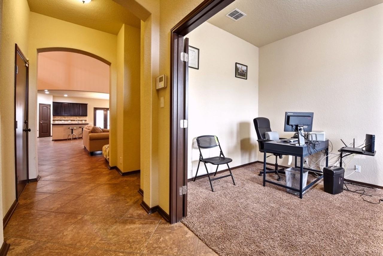 8923 Dusty Run Ln - Photo 3 of 25