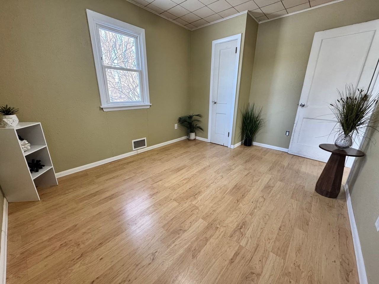 446 Goodell Ave - Photo 3 of 20