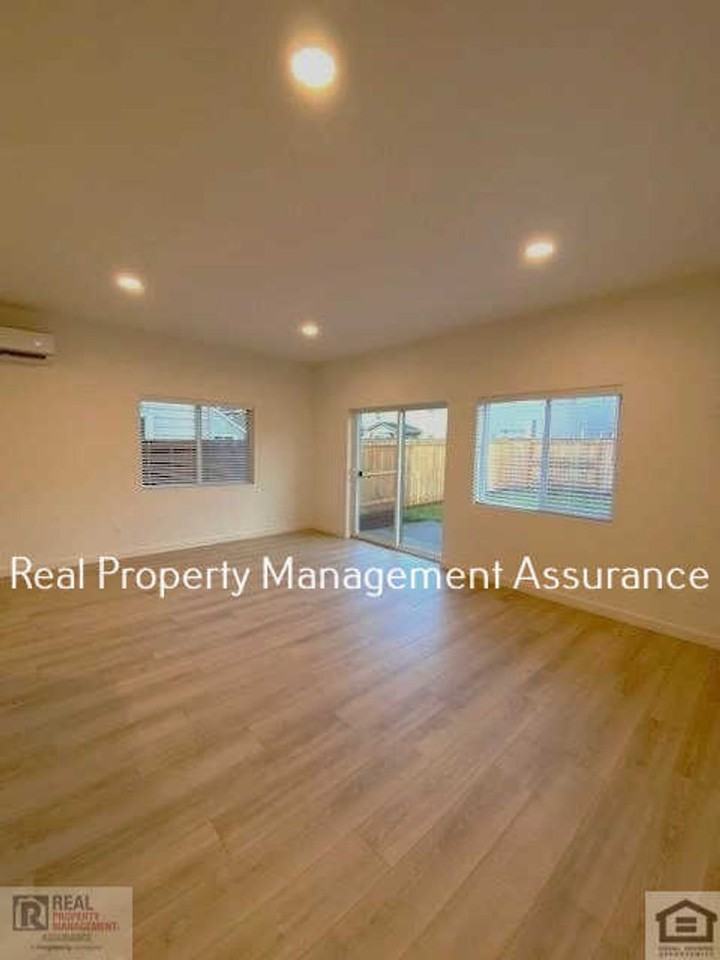 2940 S Jasper Dr - Photo 5 of 24